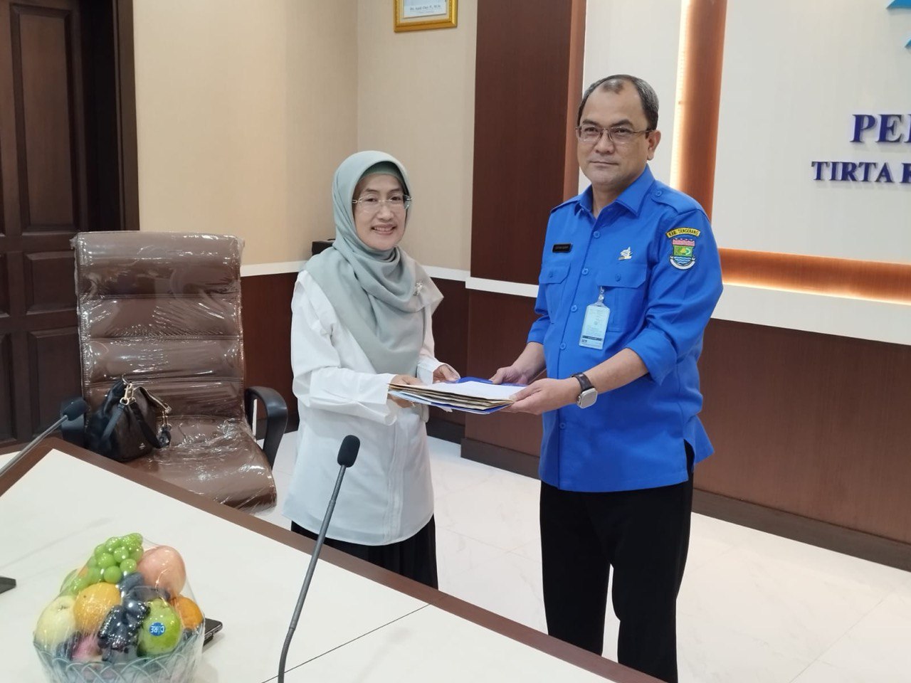 https://www.perumdamtkr.com/files/media/1715848840-DirutbersamaKorwasBPKPProv.Banten.jpg